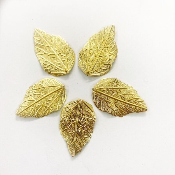 Leaf Charm 14