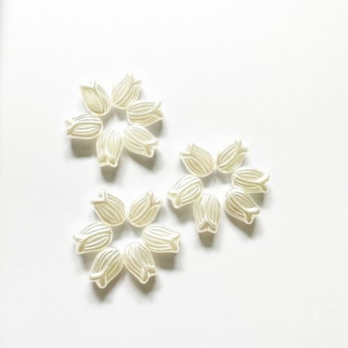 Acrylic Tulip Flower Beads