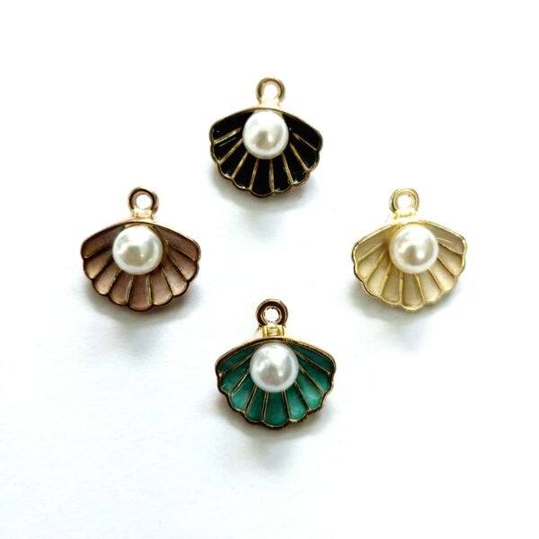 Sea Shell With Pearl Pendant